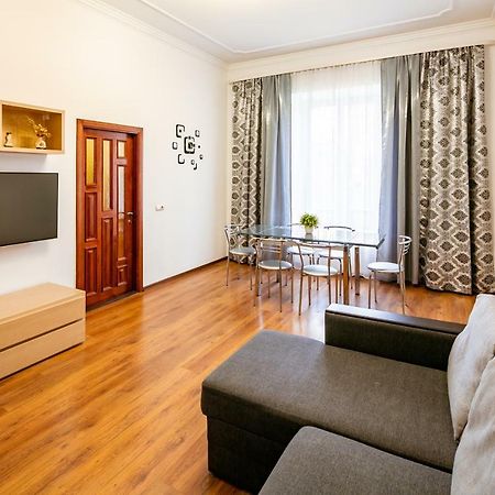 Bv Apartments Exquisite ลวีฟ ภายนอก รูปภาพ
